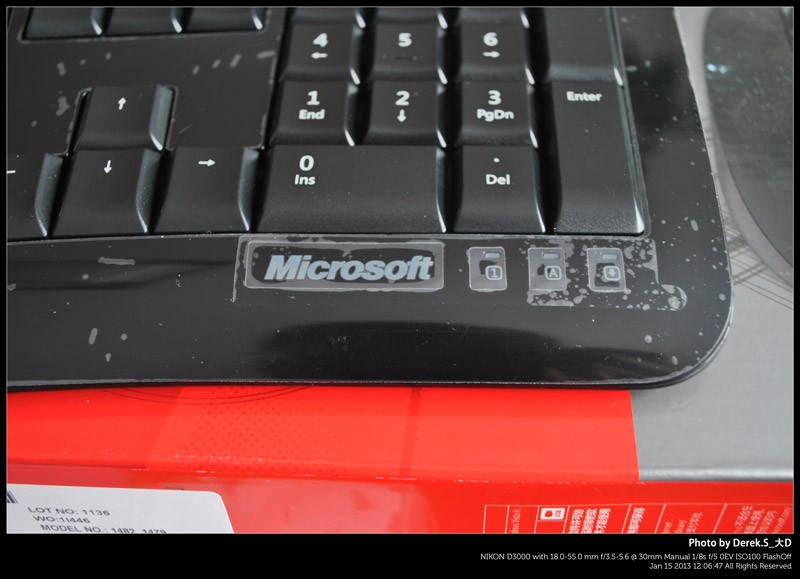 小键盘下方的微软标志和指示灯
